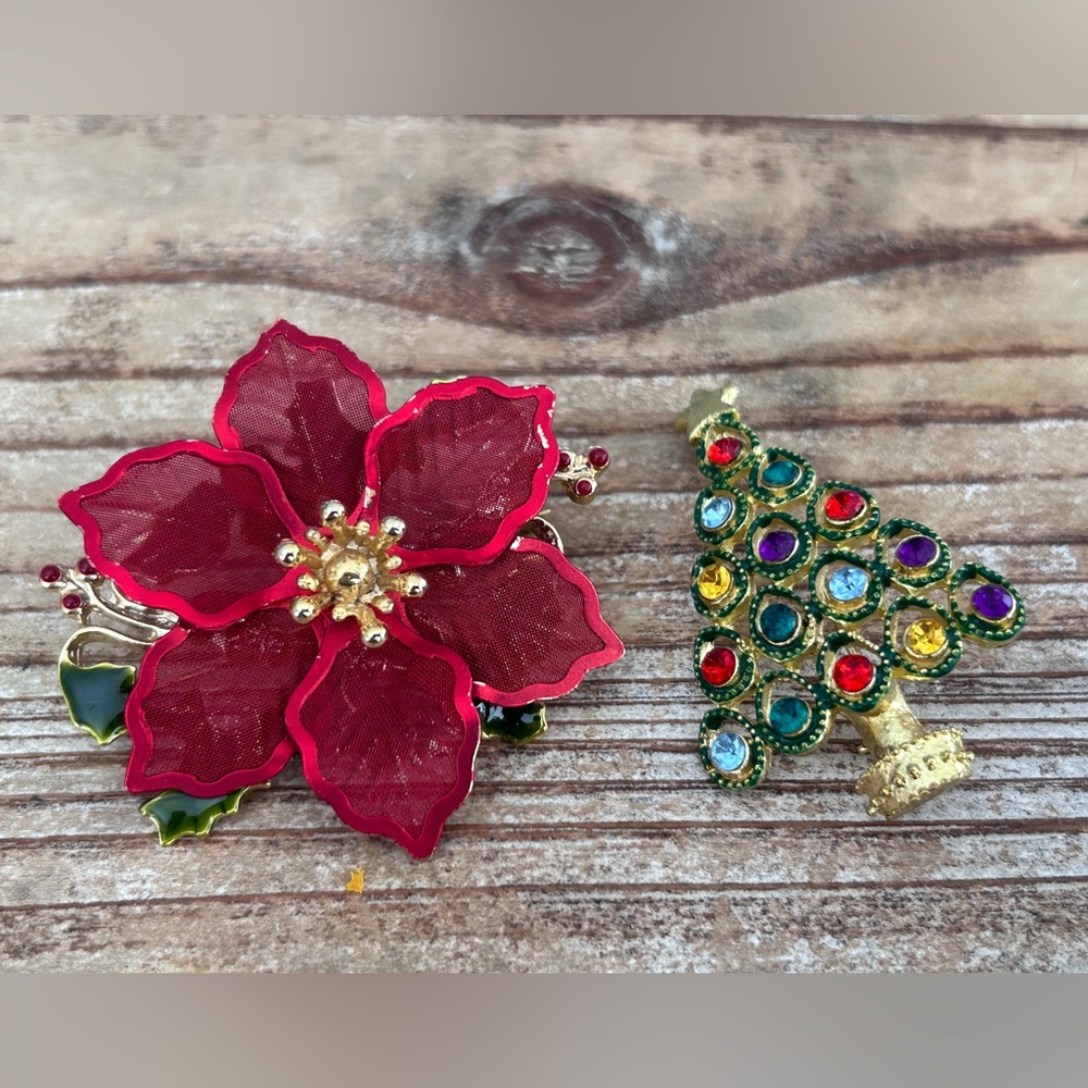 Two very pretty Christmas pins - Poinsettia and Christmas Tree